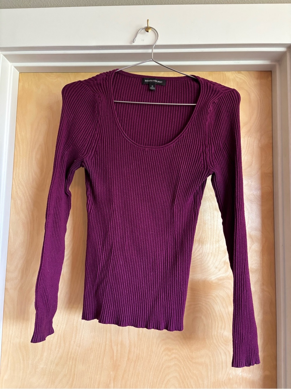 Banana Republic Magenta Ribbed Scoop Neck Fitted Sweater Top M